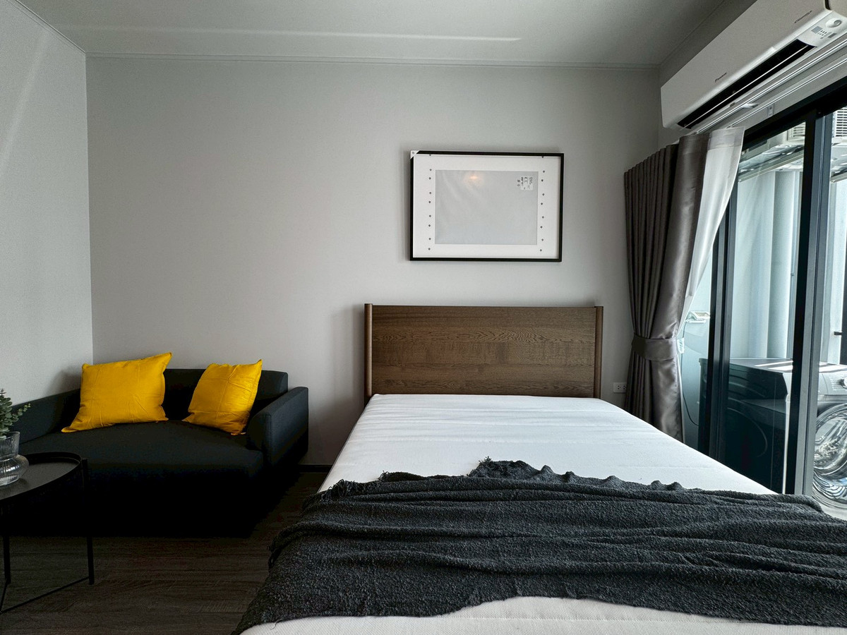 For RentCondoSeri Thai, Ramkhamhaeng Nida : 2 -story condo like at home Location on Ramkhamhaeng Road next to The Mall Bangkapi