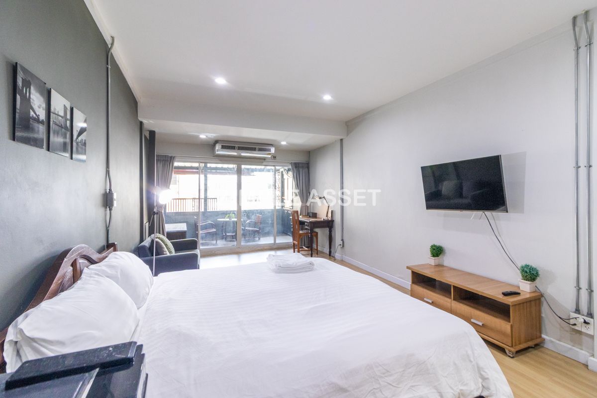 ให้เช่าสีลม ศาลาแดง บางรัก : Line ID : @zimple_asset ห้องพักตกแต่งสไตล์คลาสสิคย่านสุรวงศ์ ฟูลเฟอร์นิท เงียบสงบ ฟรีไวไฟ รับสัญญาเช่าระยะสั้น ไม่ไกลจากBTS สุรศักดิ์