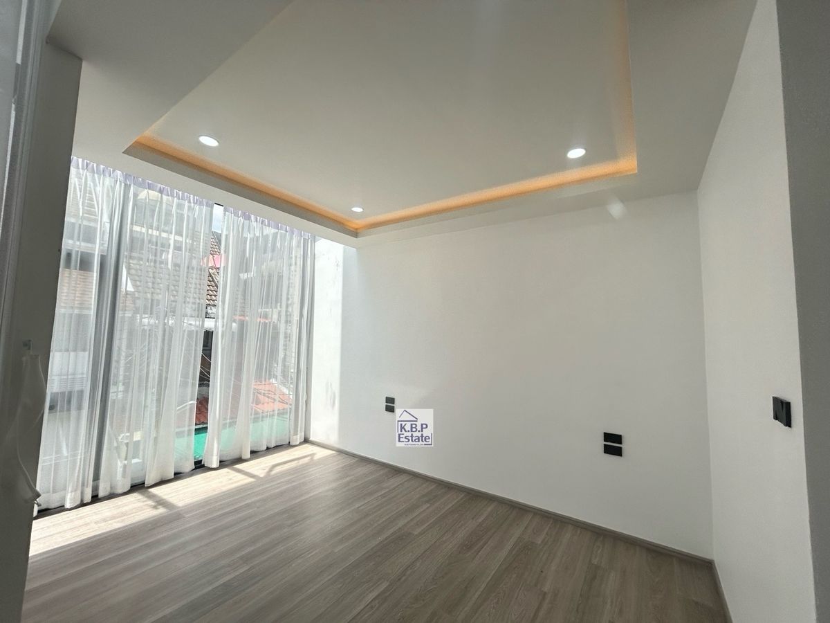 ขายทาวน์โฮมสุขุมวิท อโศก ทองหล่อ : 🏡ขาย Townhome 3 ชั้น 25 ตรว ซอยสุขุมวิท 15 ทำเลดี เพียง 1 นาทีถึง โรงเรียนนานาชาติ NIST และ 5 นาที ถึง BTS อโศก 