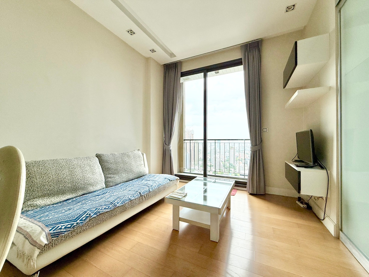 ขายคอนโดลาดพร้าว เซ็นทรัลลาดพร้าว : ขายด่วนราคาถูกที่สุดในตึก  🌈✨EQUINOX Paholyothin-Viphava  1 bed 1 bath 40 ตร.ม. 3.69 ล้านบาท โทร 092-2462653 Donut