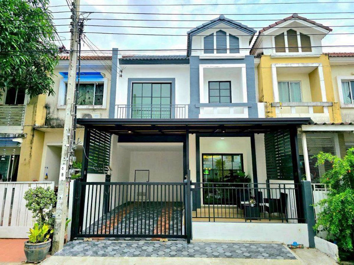 ขายทาวน์โฮมลาดกระบัง สุวรรณภูมิ : ขาย📍ทาวน์เฮ้าส์2ชั้น ม.แลนซิโอ ซ.เคหะร่มเกล้า 64 แขวงคลองสองต้นนุ่น ลาดกระบัง รีโนเวทใหม่ทั้งหลัง พร้อมเฟอร์🔥