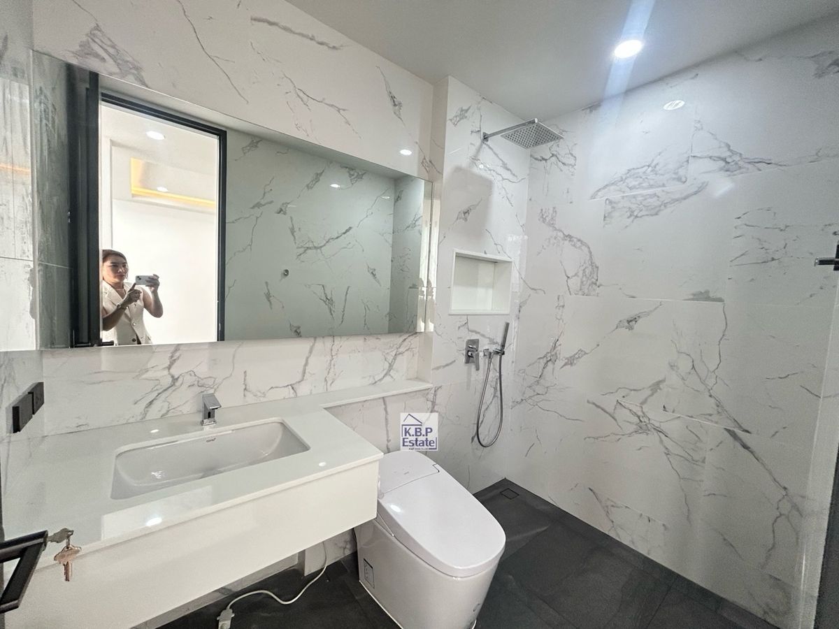 ขายทาวน์โฮมสุขุมวิท อโศก ทองหล่อ : 🏡ขาย Townhome 3 ชั้น 25 ตรว ซอยสุขุมวิท 15 ทำเลดี เพียง 1 นาทีถึง โรงเรียนนานาชาติ NIST และ 5 นาที ถึง BTS อโศก 