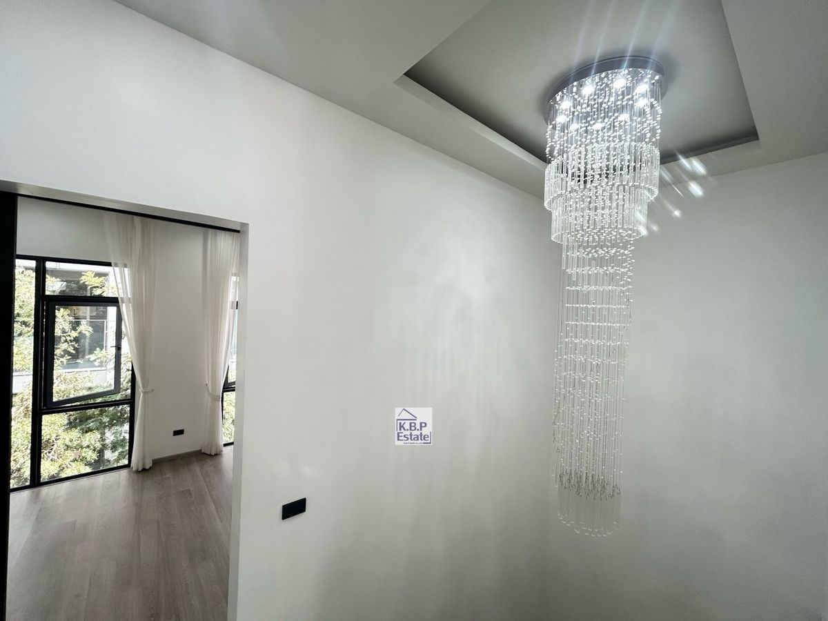 ขายทาวน์โฮมสุขุมวิท อโศก ทองหล่อ : 🏡ขาย Townhome 3 ชั้น 25 ตรว ซอยสุขุมวิท 15 ทำเลดี เพียง 1 นาทีถึง โรงเรียนนานาชาติ NIST และ 5 นาที ถึง BTS อโศก 