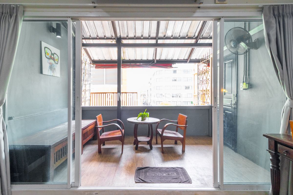 ให้เช่าสีลม ศาลาแดง บางรัก : Line ID : @zimple_asset ห้องพักตกแต่งสไตล์คลาสสิคย่านสุรวงศ์ ฟูลเฟอร์นิท เงียบสงบ ฟรีไวไฟ รับสัญญาเช่าระยะสั้น ไม่ไกลจากBTS สุรศักดิ์