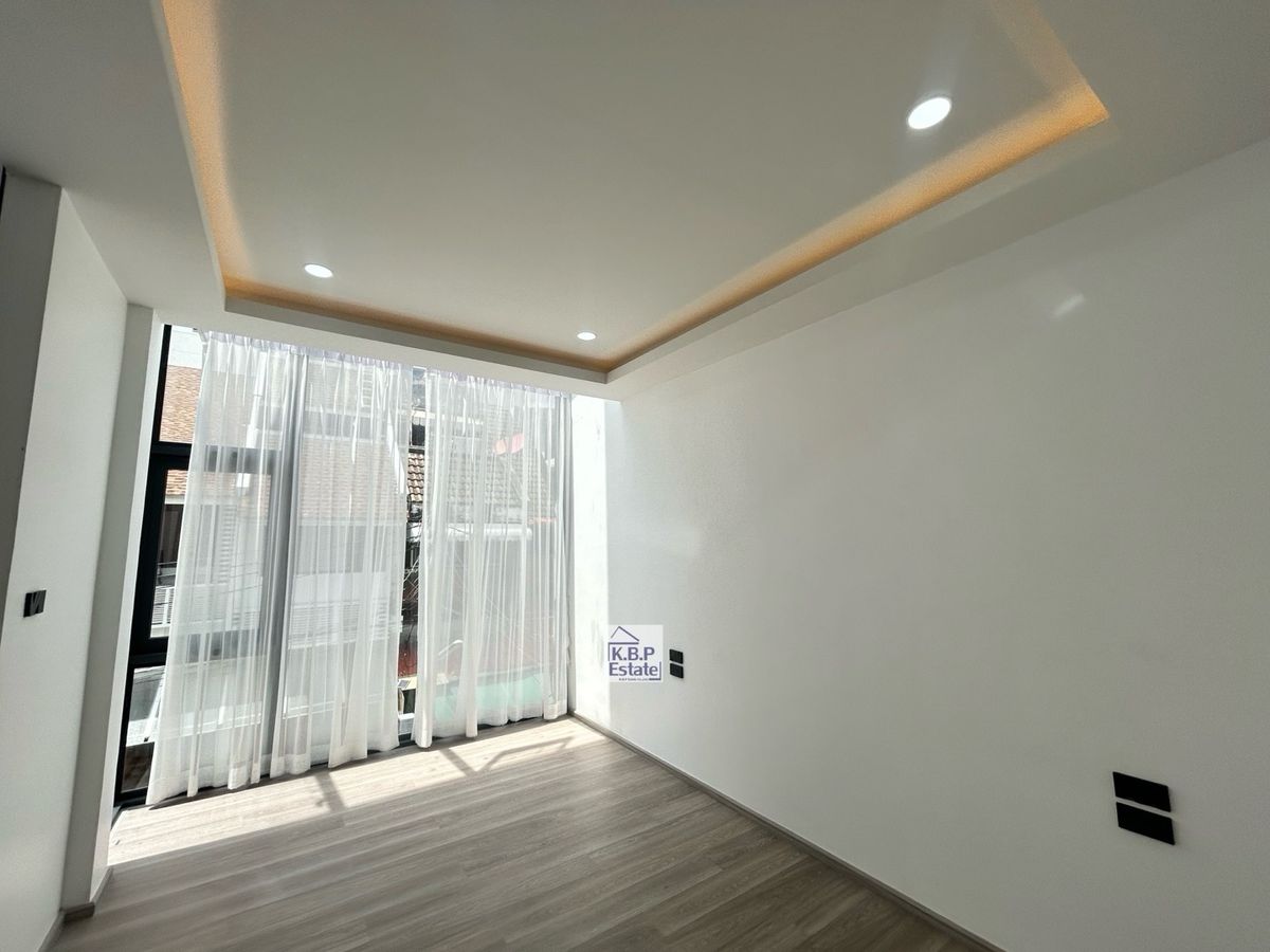 ขายทาวน์โฮมสุขุมวิท อโศก ทองหล่อ : 🏡ขาย Townhome 3 ชั้น 25 ตรว ซอยสุขุมวิท 15 ทำเลดี เพียง 1 นาทีถึง โรงเรียนนานาชาติ NIST และ 5 นาที ถึง BTS อโศก 