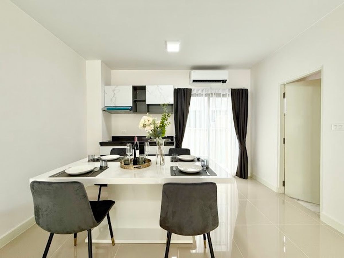 ขายทาวน์โฮมเกษตรศาสตร์ รัชโยธิน : 🏛️✨Baan Klang Mueng พหลฯ - รามอินทรา | ทาวน์โฮม 3 ชั้น TERRARIA ขนาด 142 ตร.ม. 35.5 ตร.ว. | 3 ห้องนอน 3 ห้องน้ำ 2 ที่จอด เริ่ม 4.79 MB ติดต่อนัดชม Tel.0922635410 (เอิร์ธ)