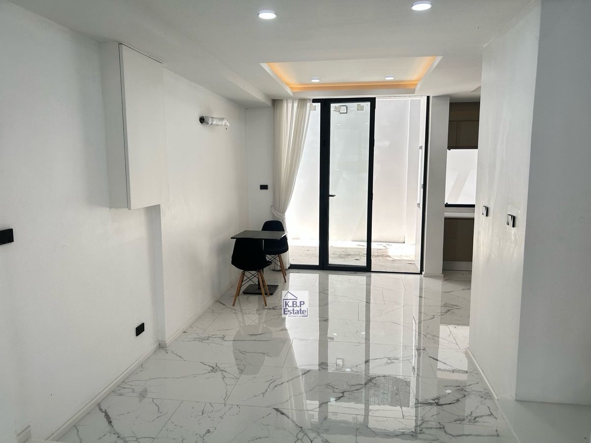 ขายทาวน์โฮมสุขุมวิท อโศก ทองหล่อ : 🏡ขาย Townhome 3 ชั้น 25 ตรว ซอยสุขุมวิท 15 ทำเลดี เพียง 1 นาทีถึง โรงเรียนนานาชาติ NIST และ 5 นาที ถึง BTS อโศก 