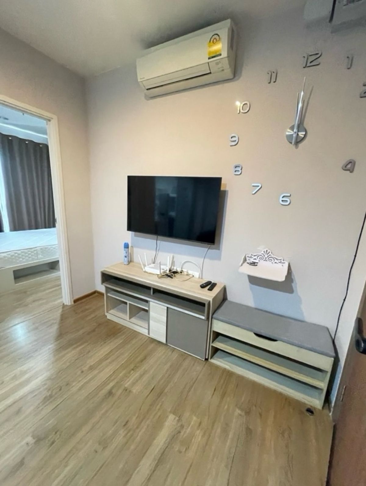 ให้เช่าคอนโดสาทร นราธิวาส : (𝐅𝐨𝐫 𝐑𝐞𝐧𝐭/ให้เช่า) คอนโด Fusechan-Sathorn 
⭐️condo rental 
🔸ขนาด 33 sqm.
🔸1bedroom 1bathrooms 
💰 เช่า 14,000/เดือน (สัญญาเช่า1ปี)

รายละเอียดห้อง
- TV 
- เตาไฟฟ้าพร้อมที่ดูดควัน
- เครื่องทำน้ำอุ่น
- โซฟา
- ตู้เสื้อผ้า
- ตู้เย็น
- แอ