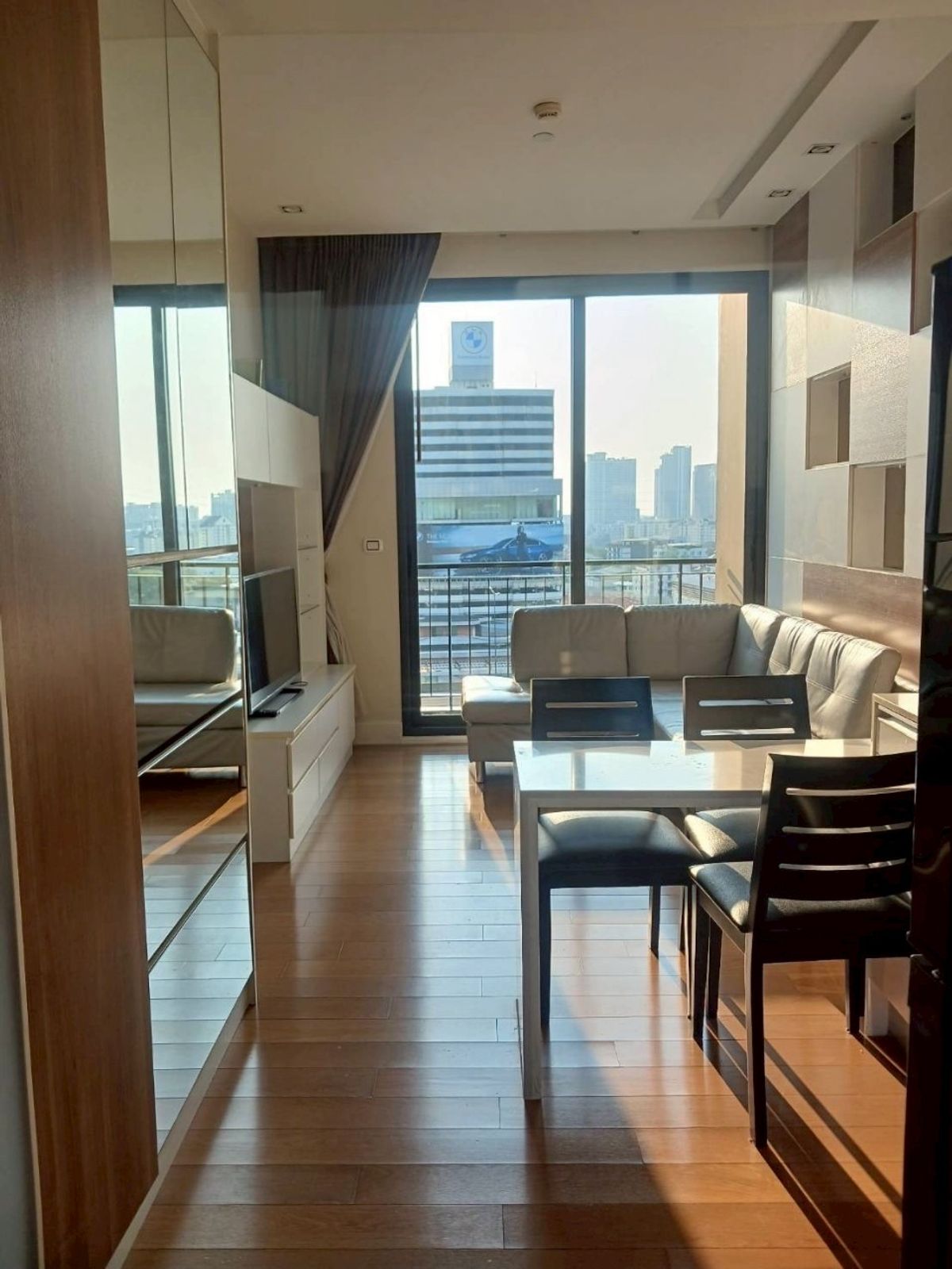 ให้เช่าคอนโดลาดพร้าว เซ็นทรัลลาดพร้าว : ให้เช่าด่วนราคาถูกมาก 🌈✨EQUINOX Paholyothin-Viphava 1 bed 1 bath 40 Sq.m 17,500 บาท โทร 092-2462653 Donut