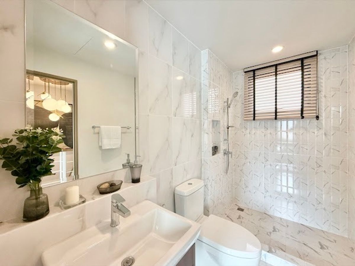 ขายทาวน์โฮมเกษตรศาสตร์ รัชโยธิน : 🏛️Baan Klang Mueng พหลฯ - รามอินทรา🌈ทาวน์โฮม 3 ชั้น URBANIST ขนาด 141 ตร.ม. 35.5 ตร.ว. | 3 ห้องนอน 3 ห้องน้ำ 2 ที่จอด เริ่ม 4.79 MB ติดต่อนัดชม Tel.0922635410 (เอิร์ธ)