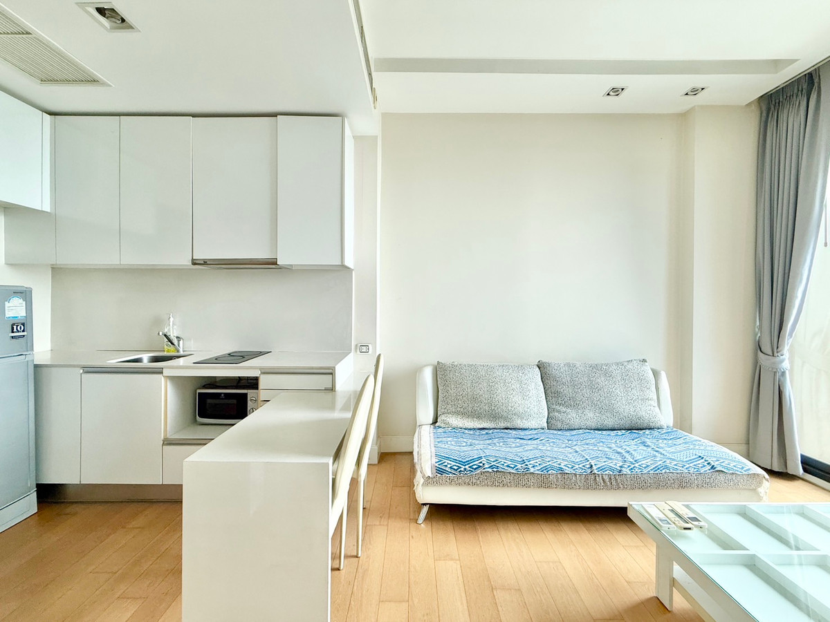 ขายคอนโดลาดพร้าว เซ็นทรัลลาดพร้าว : ขายด่วนราคาถูกที่สุดในตึก  🌈✨EQUINOX Paholyothin-Viphava  1 bed 1 bath 40 ตร.ม. 3.69 ล้านบาท โทร 092-2462653 Donut