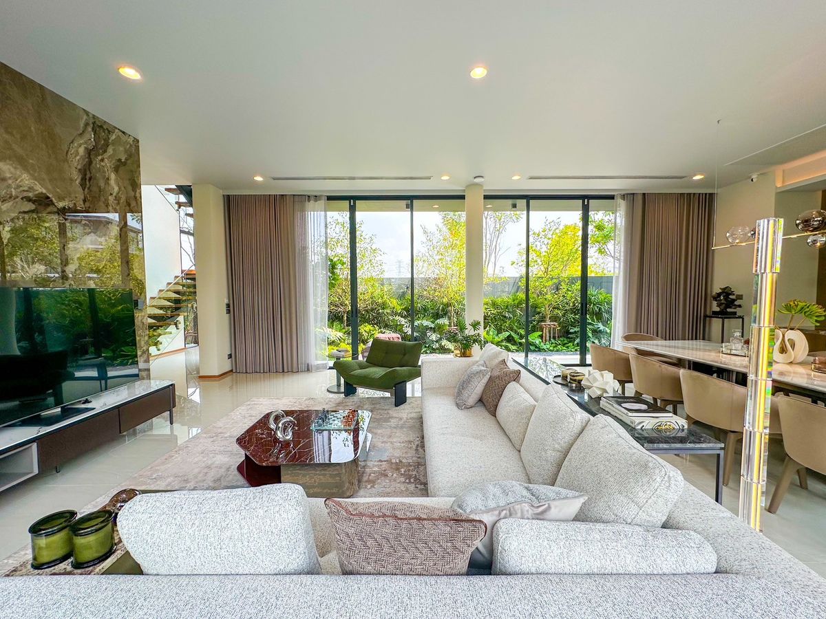 For SaleHouseBangna, Bearing, Lasalle : 🏠Baan Issara Bangna 📌 Good location near Bang Naga Road 8, drive only 5 minutes to Mega Bangna