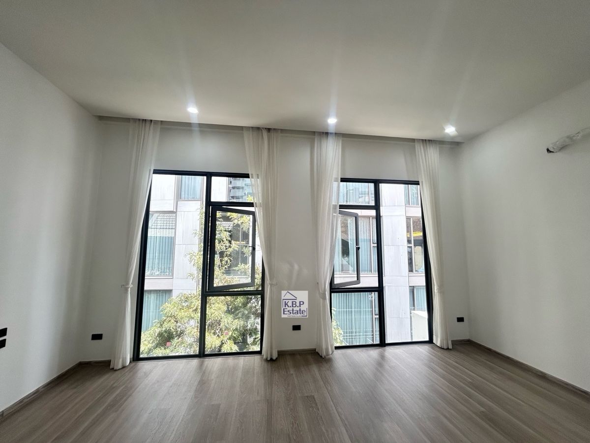 ขายทาวน์โฮมสุขุมวิท อโศก ทองหล่อ : 🏡ขาย Townhome 3 ชั้น 25 ตรว ซอยสุขุมวิท 15 ทำเลดี เพียง 1 นาทีถึง โรงเรียนนานาชาติ NIST และ 5 นาที ถึง BTS อโศก 