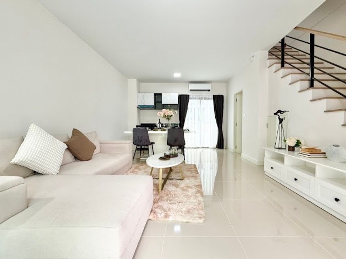 ขายทาวน์โฮมเกษตรศาสตร์ รัชโยธิน : 🏛️✨Baan Klang Mueng พหลฯ - รามอินทรา | ทาวน์โฮม 3 ชั้น TERRARIA ขนาด 142 ตร.ม. 35.5 ตร.ว. | 3 ห้องนอน 3 ห้องน้ำ 2 ที่จอด เริ่ม 4.79 MB ติดต่อนัดชม Tel.0922635410 (เอิร์ธ)