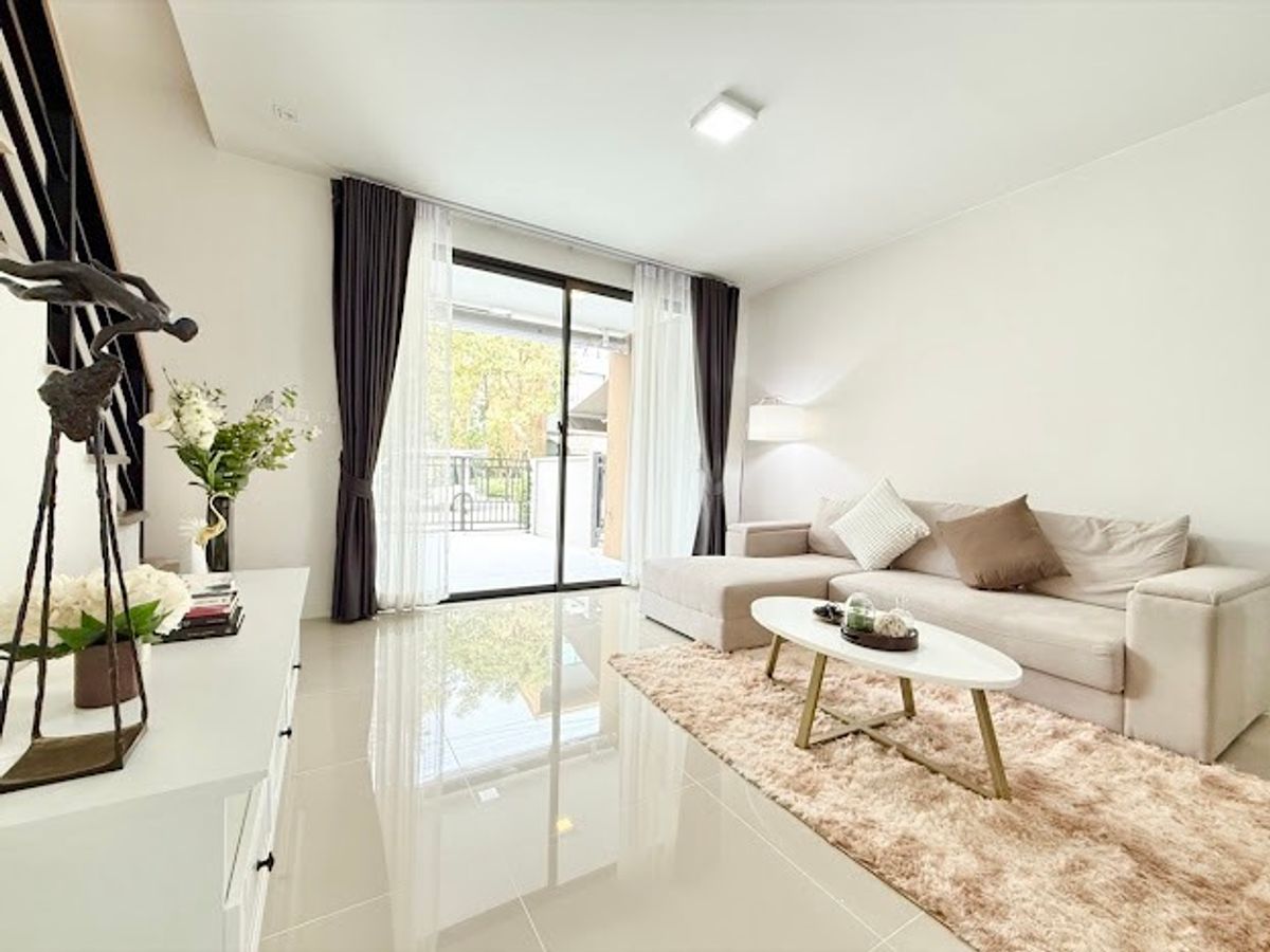 ขายทาวน์โฮมเกษตรศาสตร์ รัชโยธิน : 🏛️✨Baan Klang Mueng พหลฯ - รามอินทรา | ทาวน์โฮม 3 ชั้น TERRARIA ขนาด 142 ตร.ม. 35.5 ตร.ว. | 3 ห้องนอน 3 ห้องน้ำ 2 ที่จอด เริ่ม 4.79 MB ติดต่อนัดชม Tel.0922635410 (เอิร์ธ)