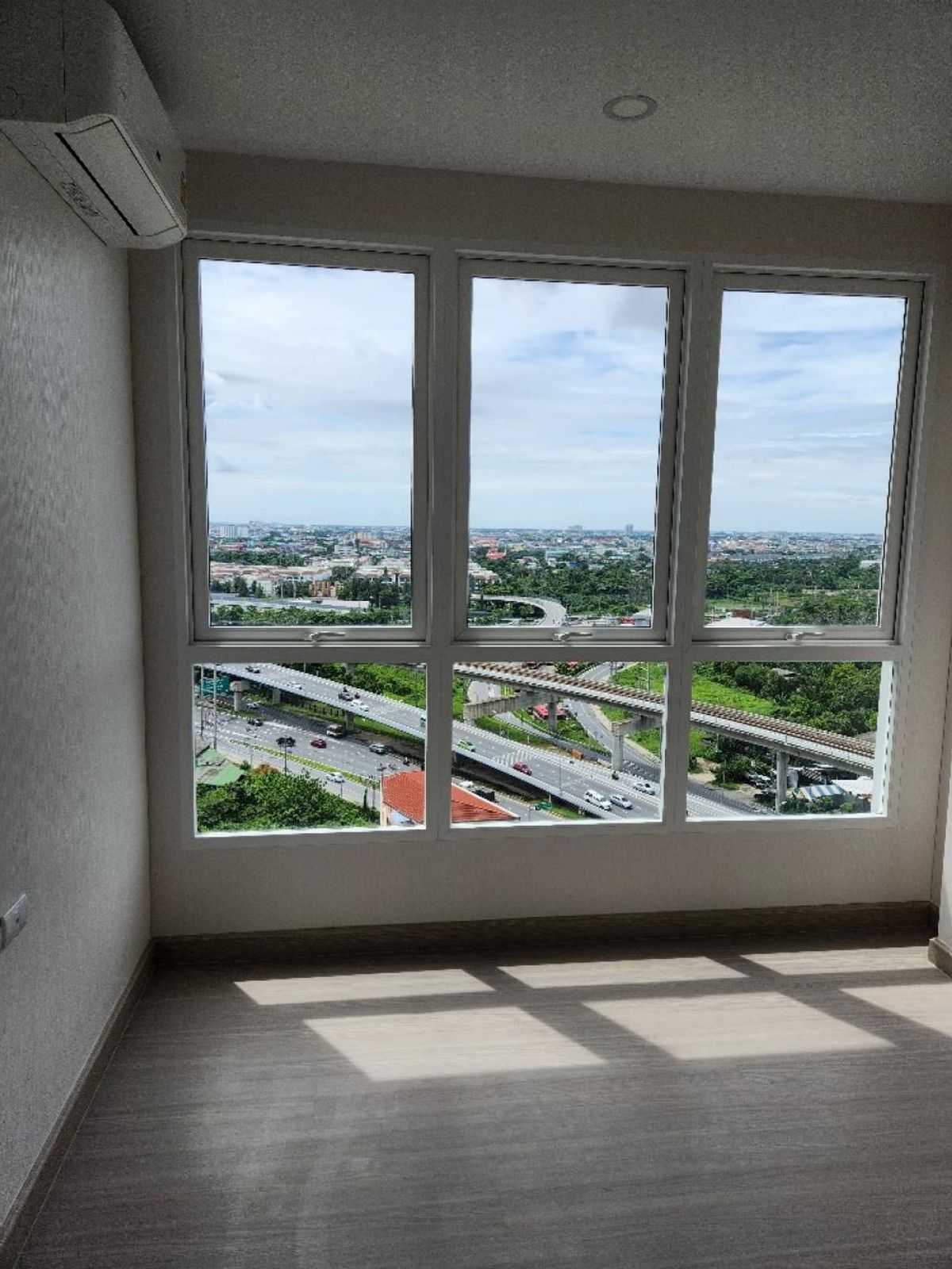 ขายคอนโดท่าพระ ตลาดพลู วุฒากาศ : (รหัส T093) ขายคอนโด Supalai loft sathorn - ratchaphruek : ศุภาลัย ลอฟท์ สาทร - ราชพฤกษ์ ใกล้MRTบางหว้า 