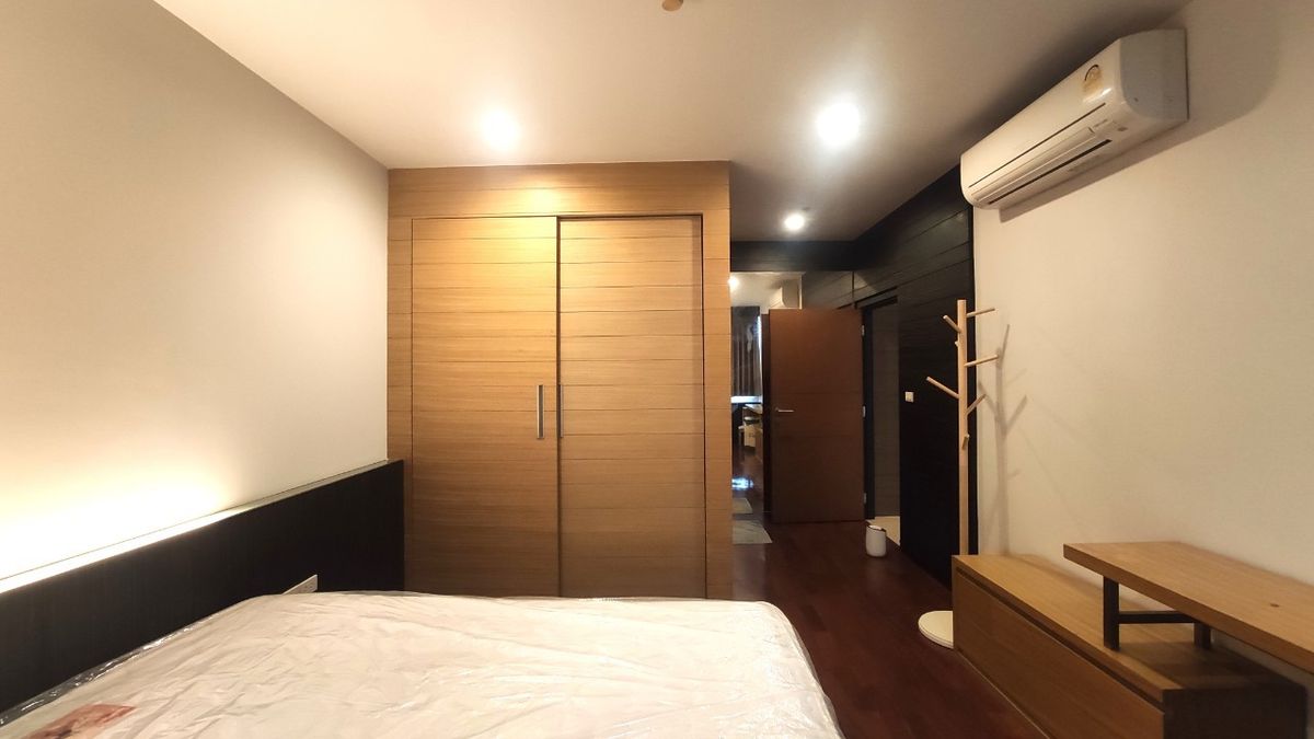 For SaleCondoSathorn, Narathiwat : Condo for sale The Star Estate at Narathiwas (The Star Estate at Narathiwat) 72 square meters, 7th floor, Narathiwat Rajanagarindra Road. Near Ratchadaphisek Road Behind Lotus Rama 3, Chong Nonsi Subdistrict, Yannawa District, Bangkok