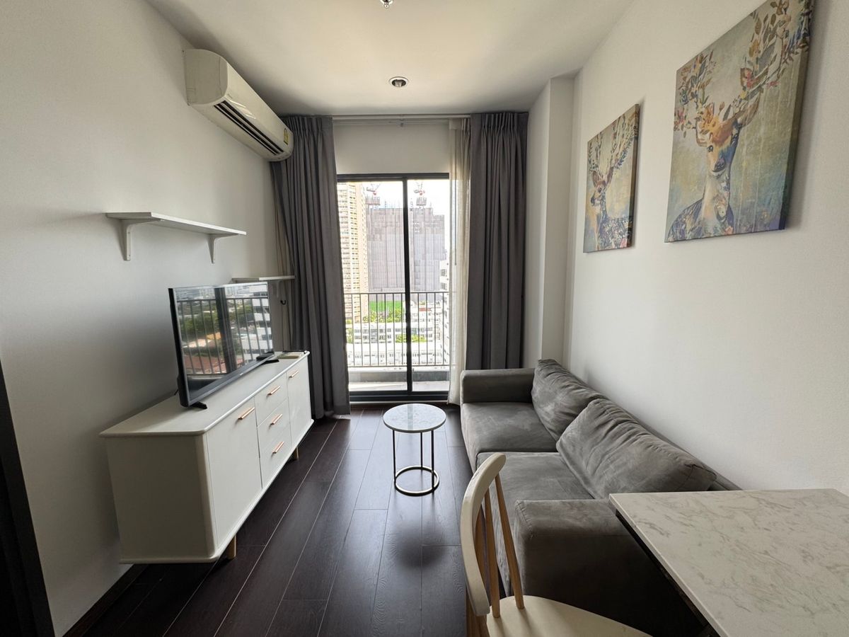 For RentCondoSukhumvit, Asoke, Thonglor : Condo for rent. C EKKAMAI. Completed condo, ready to be near the Ekkamai BTS BTS and many department stores !!