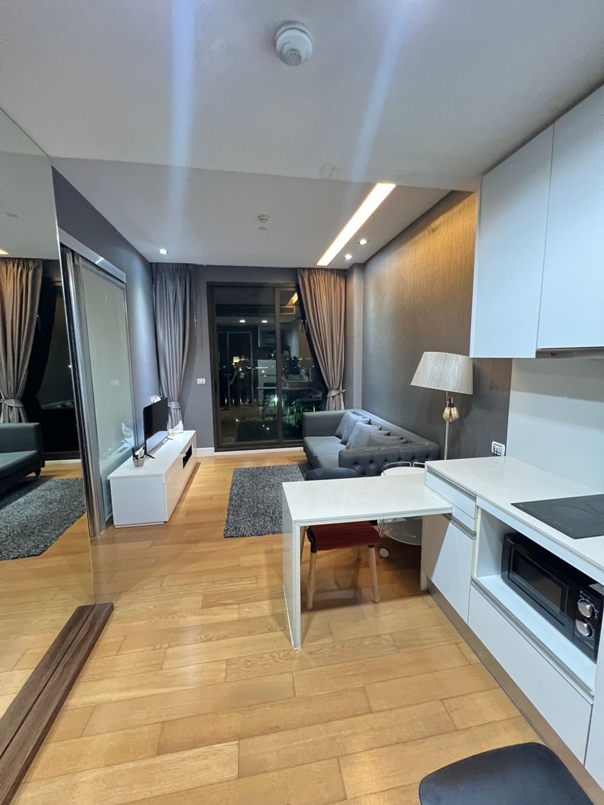 ให้เช่าคอนโดลาดพร้าว เซ็นทรัลลาดพร้าว : ให้เช่า 🌈✨EQUINOX Paholyothin-Viphava 1 bed 1 bath ห้องสวย วิวสวน โทร 092-2462653 Donut