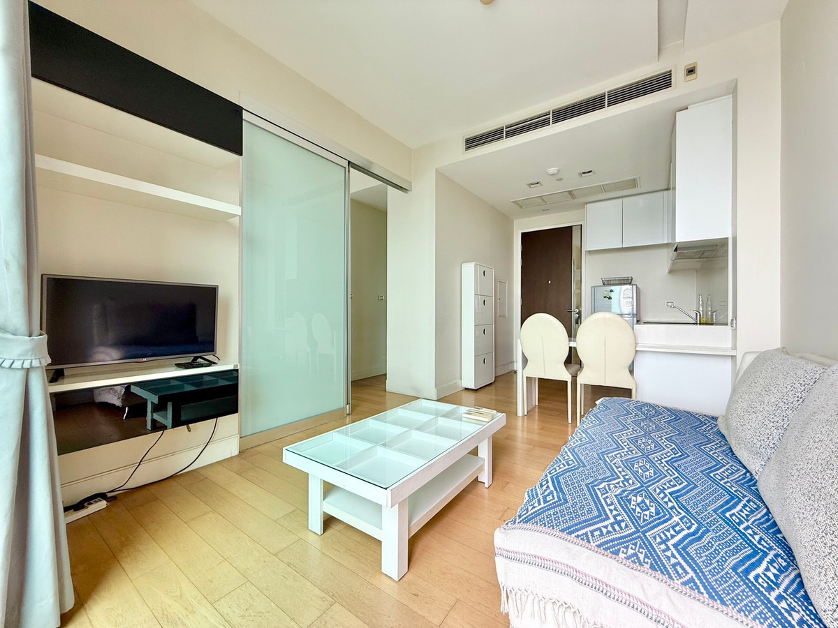 ขายคอนโดลาดพร้าว เซ็นทรัลลาดพร้าว : ขายด่วนราคาถูกที่สุดในตึก  🌈✨EQUINOX Paholyothin-Viphava  1 bed 1 bath 40 ตร.ม. 3.69 ล้านบาท โทร 092-2462653 Donut