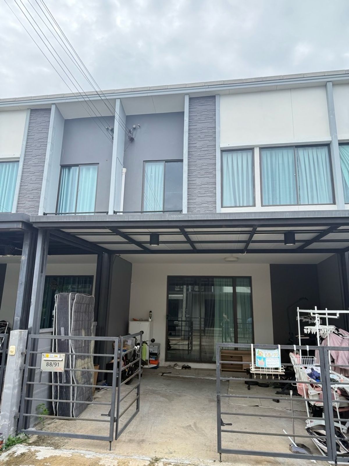 ขายทาวน์โฮมปทุมธานี รังสิต ธรรมศาสตร์ : 🏡✨ บ้านสวยพร้อมอยู่ – Pleno คลอง 4 วงแหวน ✨🏡
“อยู่สบาย เดินทางง่าย ใกล้เมือง แต่ยังได้ความเงียบสงบ”
ซื้อวันนี้ได้ทั้งบ้านพร้อมของแถมหลักแสน คุ้มกว่าซื้อจากโครงการเยอะ”