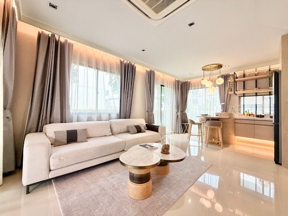 ขายทาวน์โฮมเกษตรศาสตร์ รัชโยธิน : 🏛️Baan Klang Mueng พหลฯ - รามอินทรา🌈ทาวน์โฮม 3 ชั้น URBANIST ขนาด 141 ตร.ม. 35.5 ตร.ว. | 3 ห้องนอน 3 ห้องน้ำ 2 ที่จอด เริ่ม 4.79 MB ติดต่อนัดชม Tel.0922635410 (เอิร์ธ)