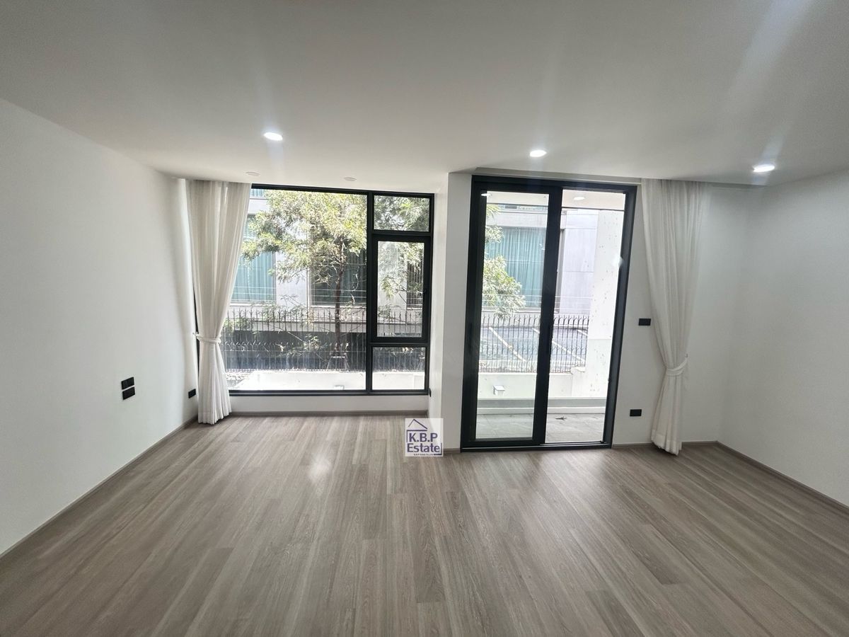 ขายทาวน์โฮมสุขุมวิท อโศก ทองหล่อ : 🏡ขาย Townhome 3 ชั้น 25 ตรว ซอยสุขุมวิท 15 ทำเลดี เพียง 1 นาทีถึง โรงเรียนนานาชาติ NIST และ 5 นาที ถึง BTS อโศก 