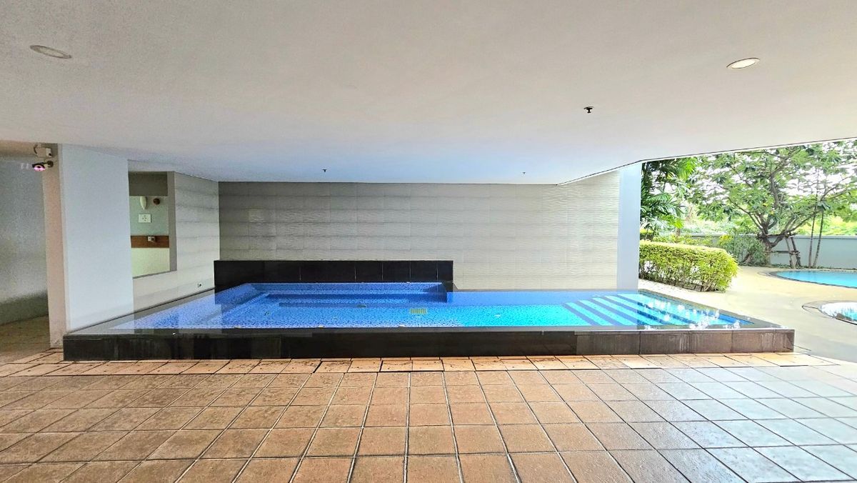 For SaleCondoSathorn, Narathiwat : Condo for sale The Star Estate at Narathiwas (The Star Estate at Narathiwat) 72 square meters, 7th floor, Narathiwat Rajanagarindra Road. Near Ratchadaphisek Road Behind Lotus Rama 3, Chong Nonsi Subdistrict, Yannawa District, Bangkok