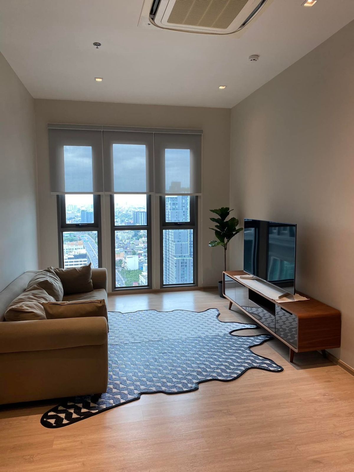 For RentCondoThaphra, Talat Phlu, Wutthakat : ✨ For Rent: Whizdom Station Ratchada - Thapra Condo