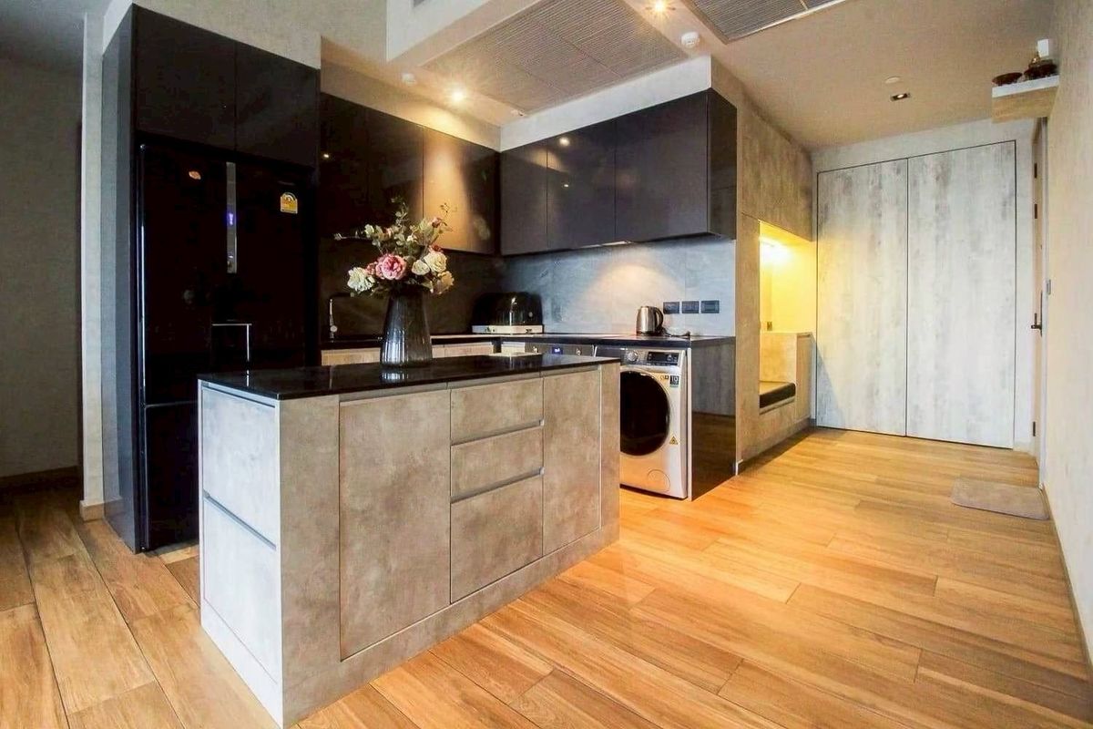 ให้เช่าคอนโดสุขุมวิท อโศก ทองหล่อ : ✨ ให้เช่าคอนโด - The Lofts Asoke #2Bed #74SQM 🚇 ใกล้ MRT เพชรบุรี เพียง 230 เมตร และ Airport Rail Link มักกะสัน เพียง 500 เมตรถึง 

