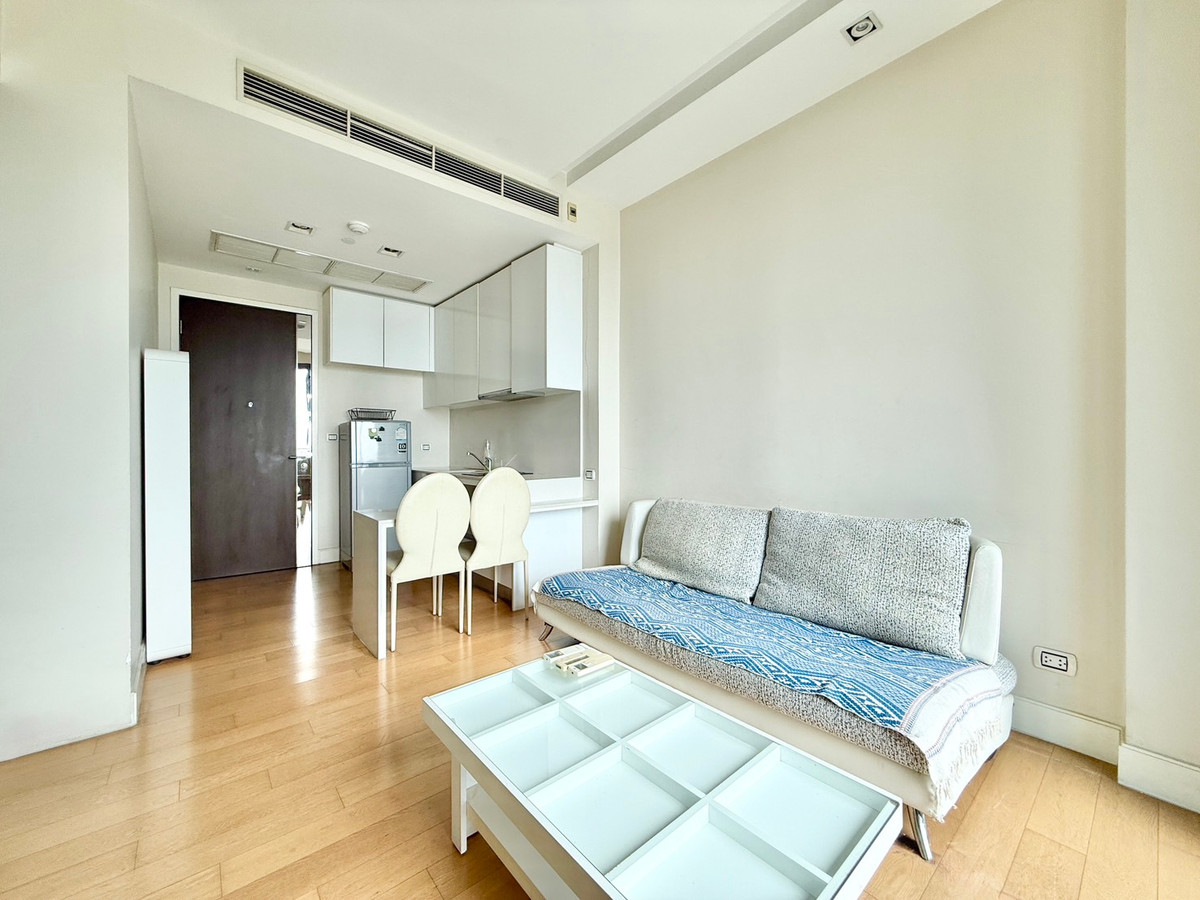 ขายคอนโดลาดพร้าว เซ็นทรัลลาดพร้าว : ขายด่วนราคาถูกที่สุดในตึก  🌈✨EQUINOX Paholyothin-Viphava  1 bed 1 bath 40 ตร.ม. 3.69 ล้านบาท โทร 092-2462653 Donut