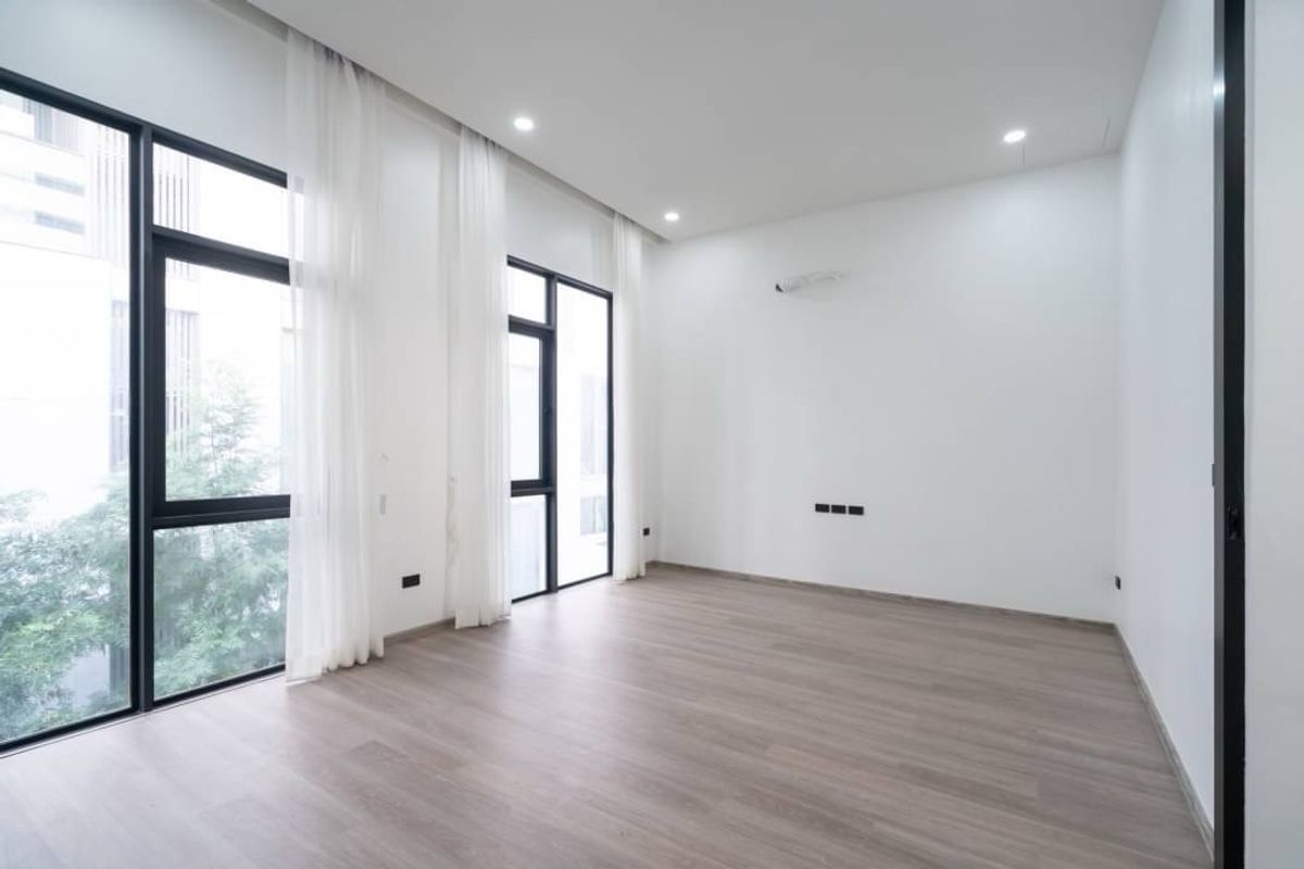 ขายทาวน์โฮมสุขุมวิท อโศก ทองหล่อ : 🏡ขาย Townhome 3 ชั้น 25 ตรว ซอยสุขุมวิท 15 ทำเลดี เพียง 1 นาทีถึง โรงเรียนนานาชาติ NIST และ 5 นาที ถึง BTS อโศก 