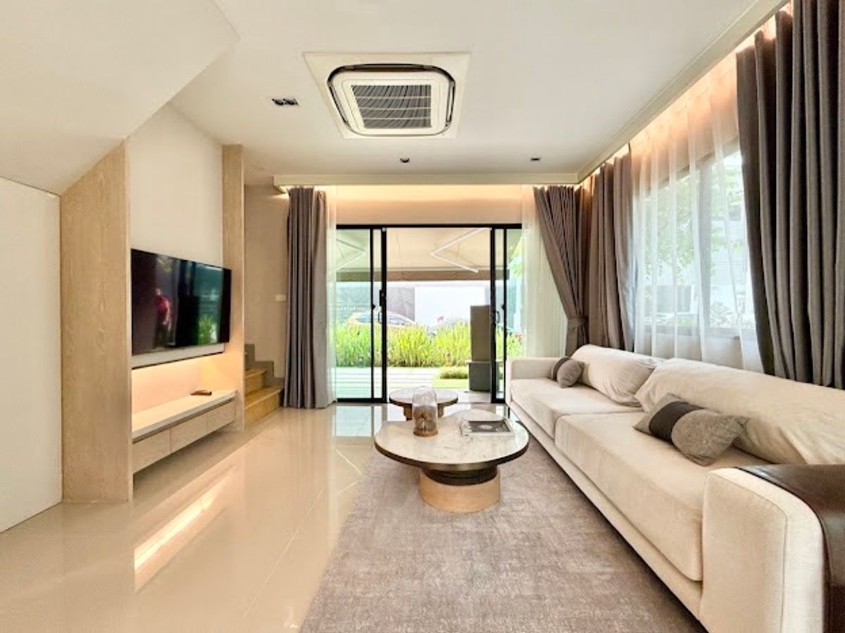 ขายทาวน์โฮมเกษตรศาสตร์ รัชโยธิน : 🏛️Baan Klang Mueng พหลฯ - รามอินทรา🌈ทาวน์โฮม 3 ชั้น URBANIST ขนาด 141 ตร.ม. 35.5 ตร.ว. | 3 ห้องนอน 3 ห้องน้ำ 2 ที่จอด เริ่ม 4.79 MB ติดต่อนัดชม Tel.0922635410 (เอิร์ธ)