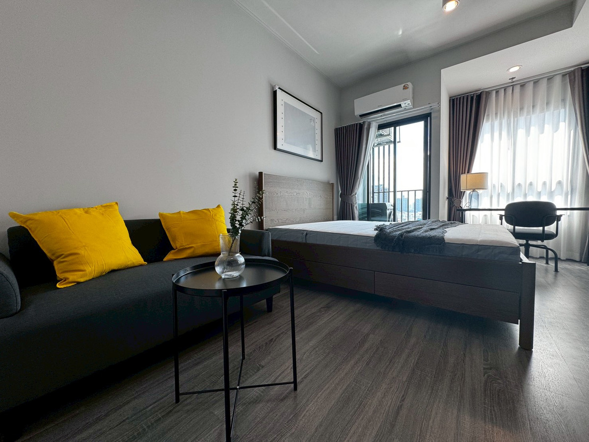 For RentCondoSeri Thai, Ramkhamhaeng Nida : 2 -story condo like at home Location on Ramkhamhaeng Road next to The Mall Bangkapi