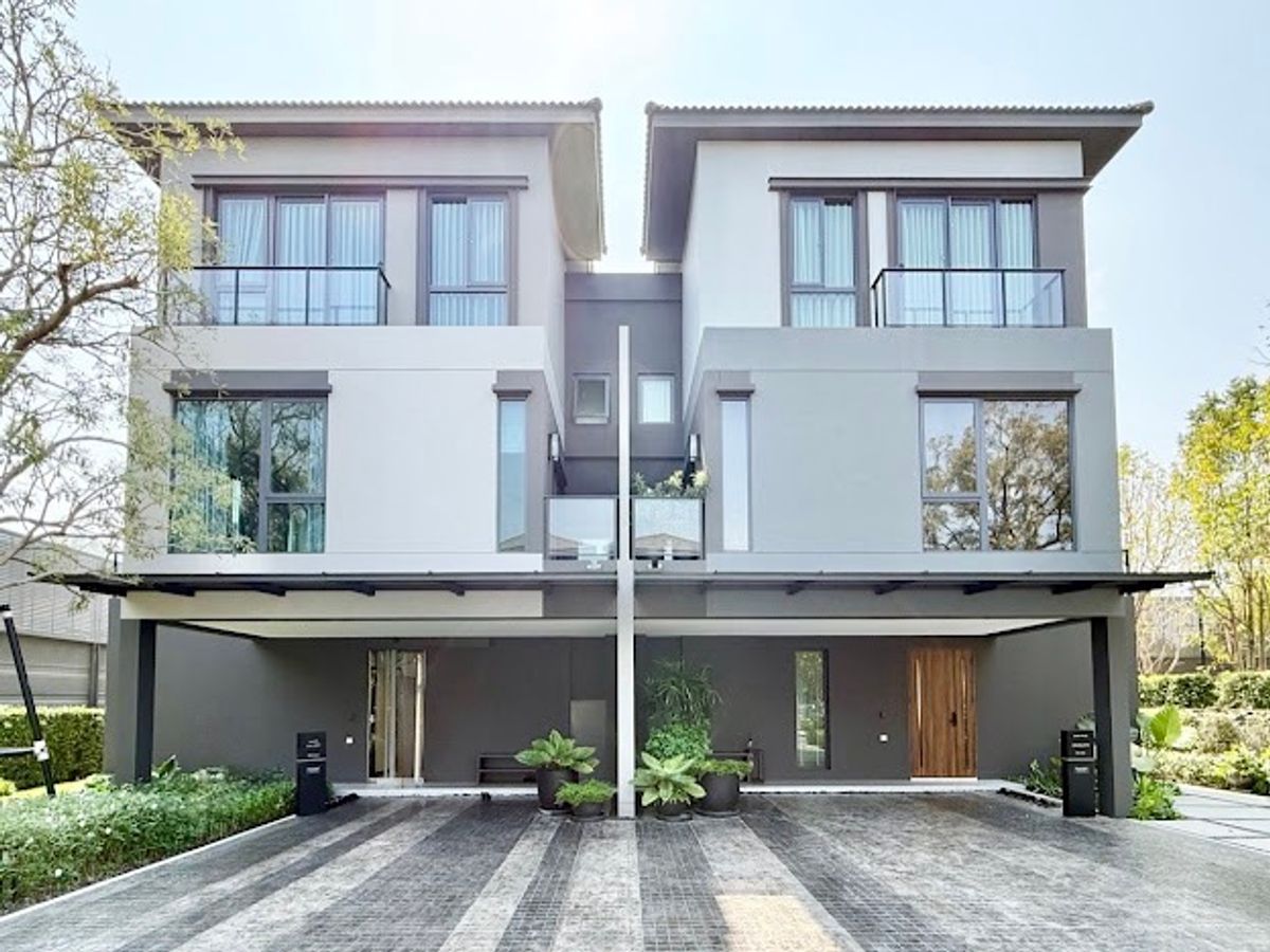 For SaleKaset Nawamin,Ladplakao : 🏛️Baan Klang Mueng The Edition Yothin Phatthana 🌈 Daelyn 3 -story twin house, 307 square meters, 56.8 sq.w. | 4 bedrooms, 5 bathrooms, 4 parking spaces, starting 19.5 MB, contacting Tel.0922635410 (Earth)