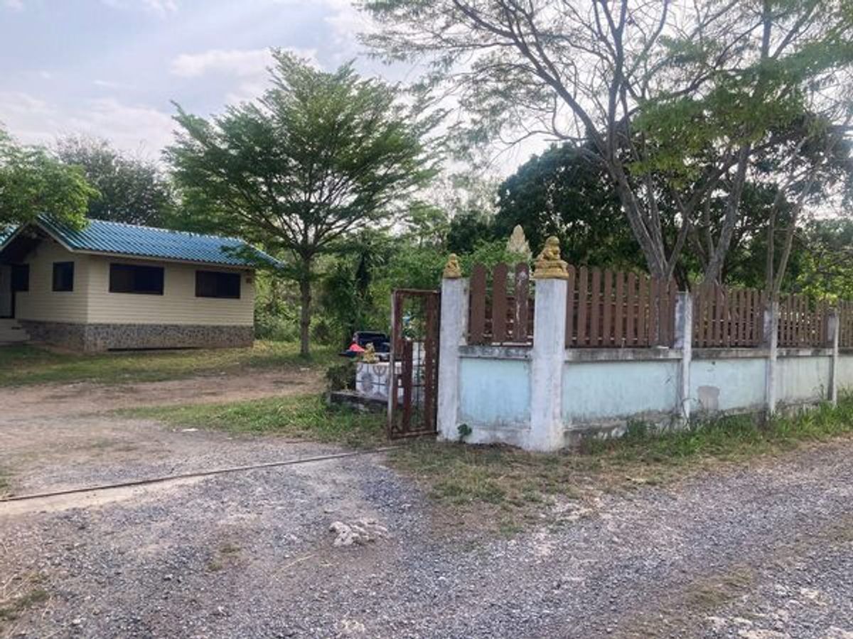 For SaleHouseKorat Nakhon Ratchasima : House for sale with land, Golden location, Phaya Yen Subdistrict, Pak Chong District, Nakhon Ratchasima Province