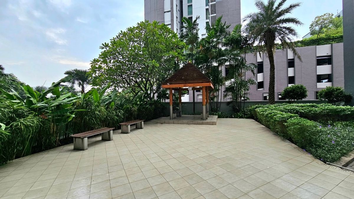 For SaleCondoSathorn, Narathiwat : Condo for sale The Star Estate at Narathiwas (The Star Estate at Narathiwat) 72 square meters, 7th floor, Narathiwat Rajanagarindra Road. Near Ratchadaphisek Road Behind Lotus Rama 3, Chong Nonsi Subdistrict, Yannawa District, Bangkok