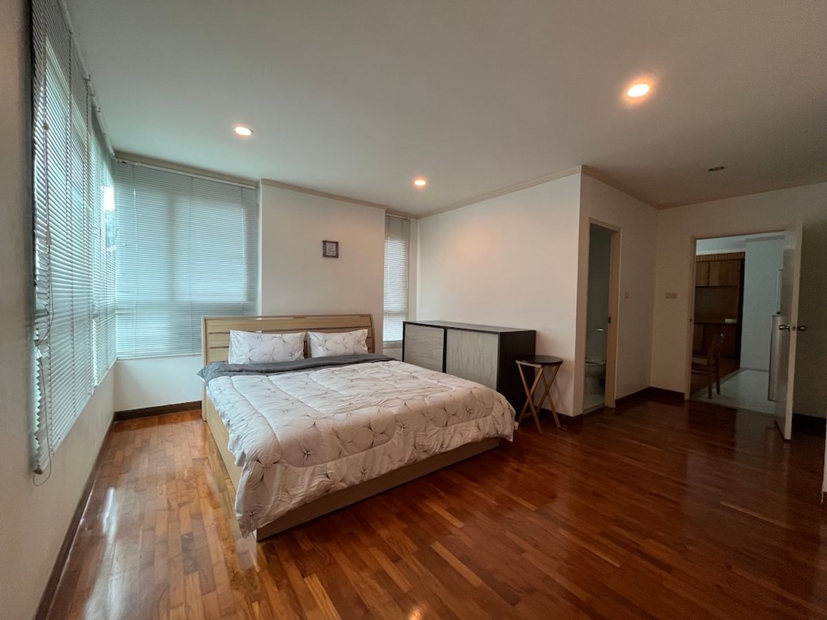 For SaleCondoNana, North Nana,Sukhumvit13, Soi Nana : Condo House for sale, Siri Sukhumvit 13 BTS Nana BTS Asoke MRT Sukhumvit