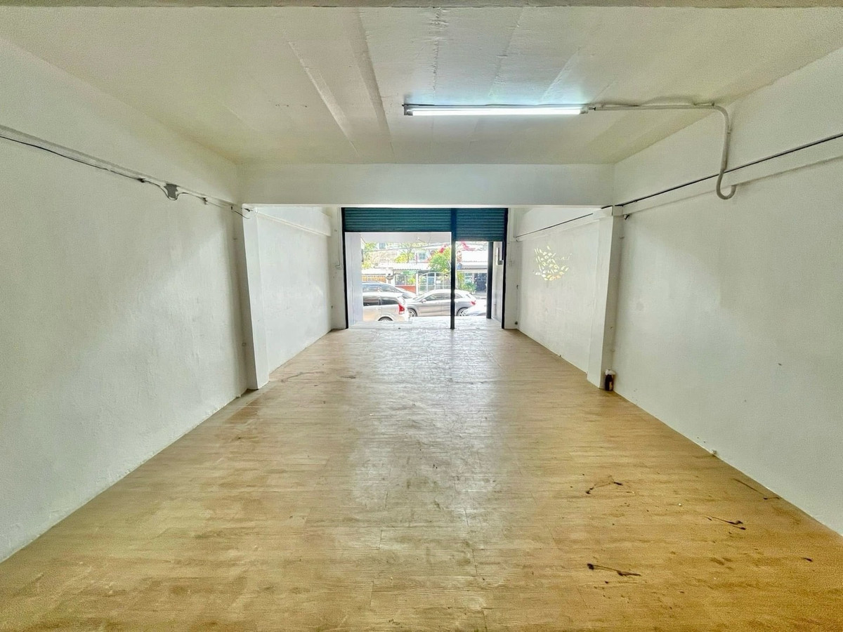 🔥30385🔥ให้เช่าทาวน์โฮมพื้นที่ธุรกิจ / ร้านค้า/ออฟฟิศ📌ทำเลทอง ติดถนนลาดพร้าว 71 🌐LINE ID : @fastforrentcondo Loading...