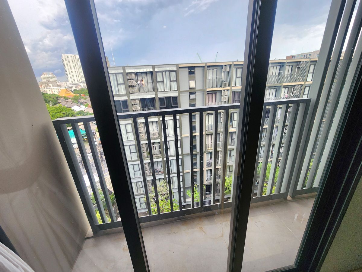 ให้เช่าคอนโดวงเวียนใหญ่ เจริญนคร : ไม่ว่างครับผม**สถานะตามภาพปกครับผม วิวสระน้ำ**ให้เช่า The Most อิสรภาพ ห้องชั้นบนสุดส่วนตัวที่สุด ไม่ร้อนแดดบ่าย สภาพใหม่มากพร้อมเข้าอยู่ SN517.4.181