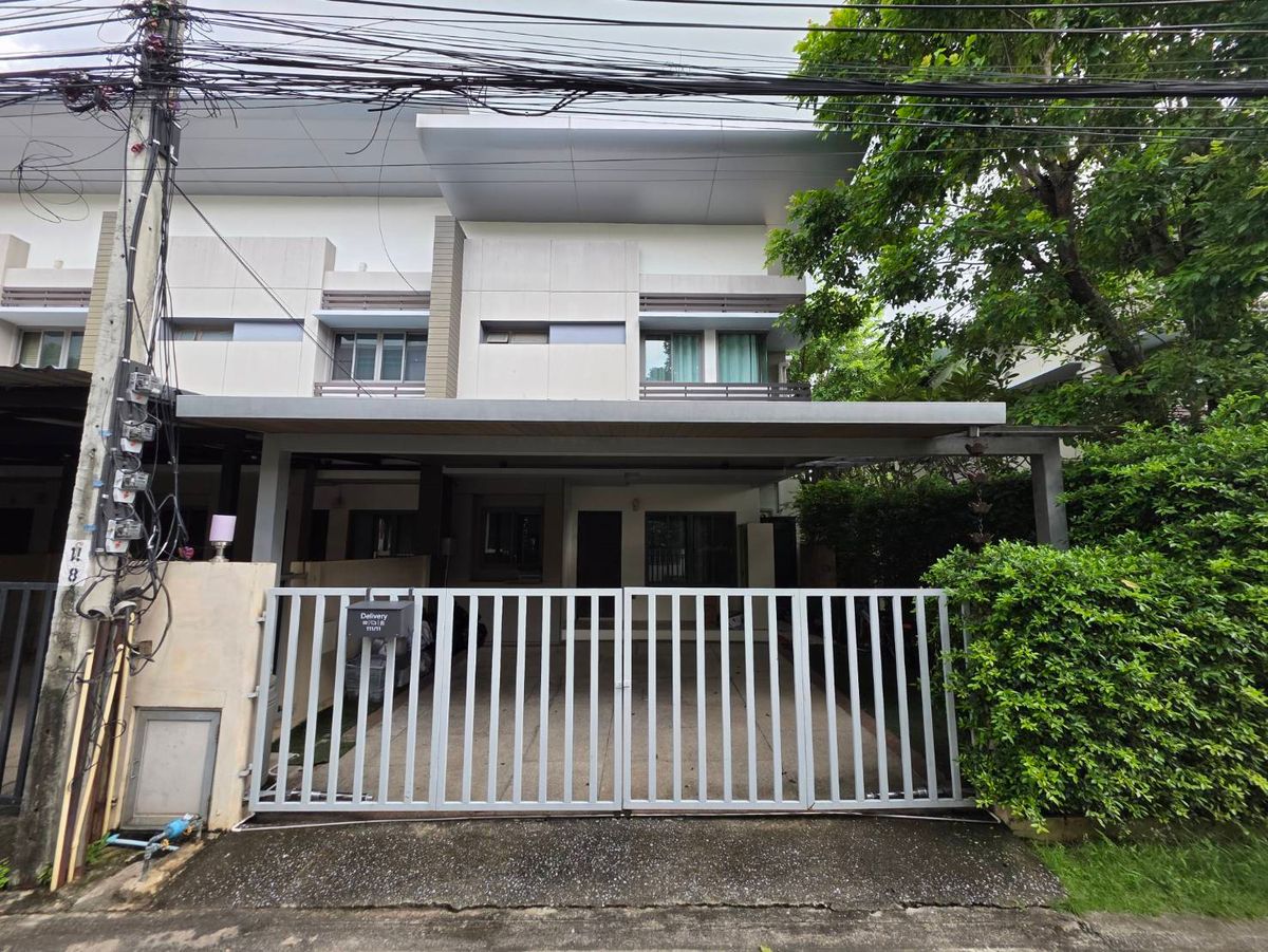 For RentTownhomeChaengwatana, Muangthong : Rent a townhome, Phatthara Motown, near Central Chaengwattana, just 1 minute.