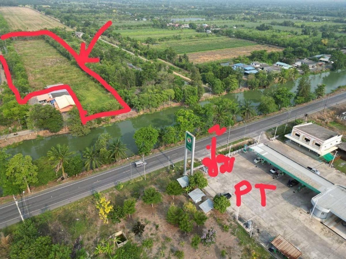 For SaleLandPathum Thani,Rangsit, Thammasat : Land for sale in Khlong 10, Nong Suea, next to the main road, 30 meters wide, a total area of 10 rai 2 ngan 90 sq.m., near Nong Suea District Office