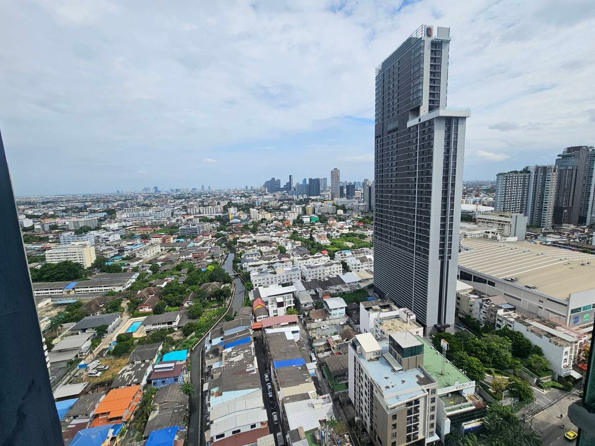 For RentCondoOnnut, Udomsuk : Beautiful room, make a new built -in cabinet for rent 1 bedroom, 1 bathroom, The Base Sukhumvit 77