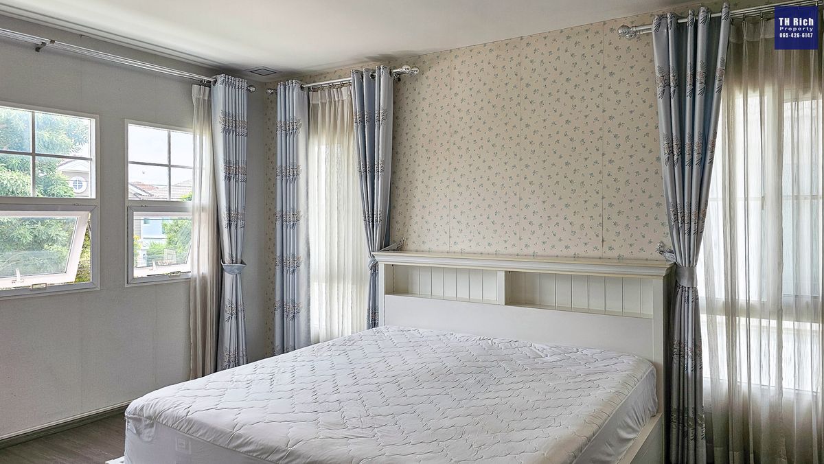 For SaleHouseBangna, Bearing, Lasalle : House for sale in Chaiyapruek Bangna, Km. 7, near Mega Bangna, 3 bedrooms, 3 water, 58 sq.w., complete with good location. Convenient to travel. Price 6.89 Delete.