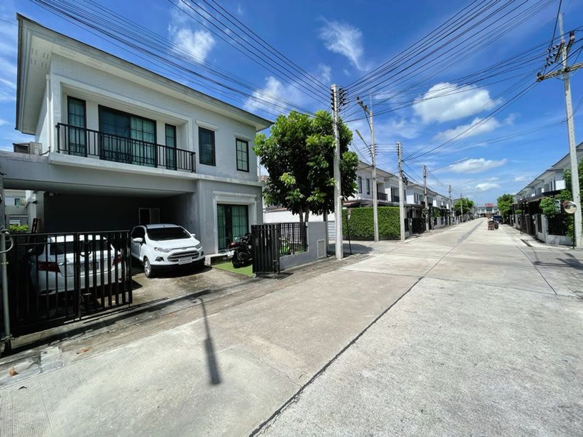 For SalePathum Thani,Rangsit, Thammasat : 2-story twin house, Britania Ring-Hathairat, behind the front corner of the park, size 36.6 square wah, Bueng Kham Phrui Subdistrict, Lam Luk Ka District, Pathum Thani Province