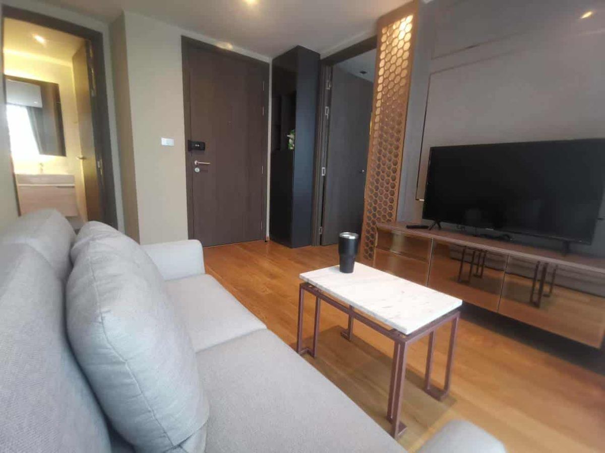 For RentCondoSiam Paragon ,Chulalongkorn,Samyan : This room is free, 24 September 2025, the electrical appliances are ready !!!! ALTITUDE DEFINE SIZE 335 SQM (1Bedroom /1Bathroom) at the price of 21,000 baht /month.