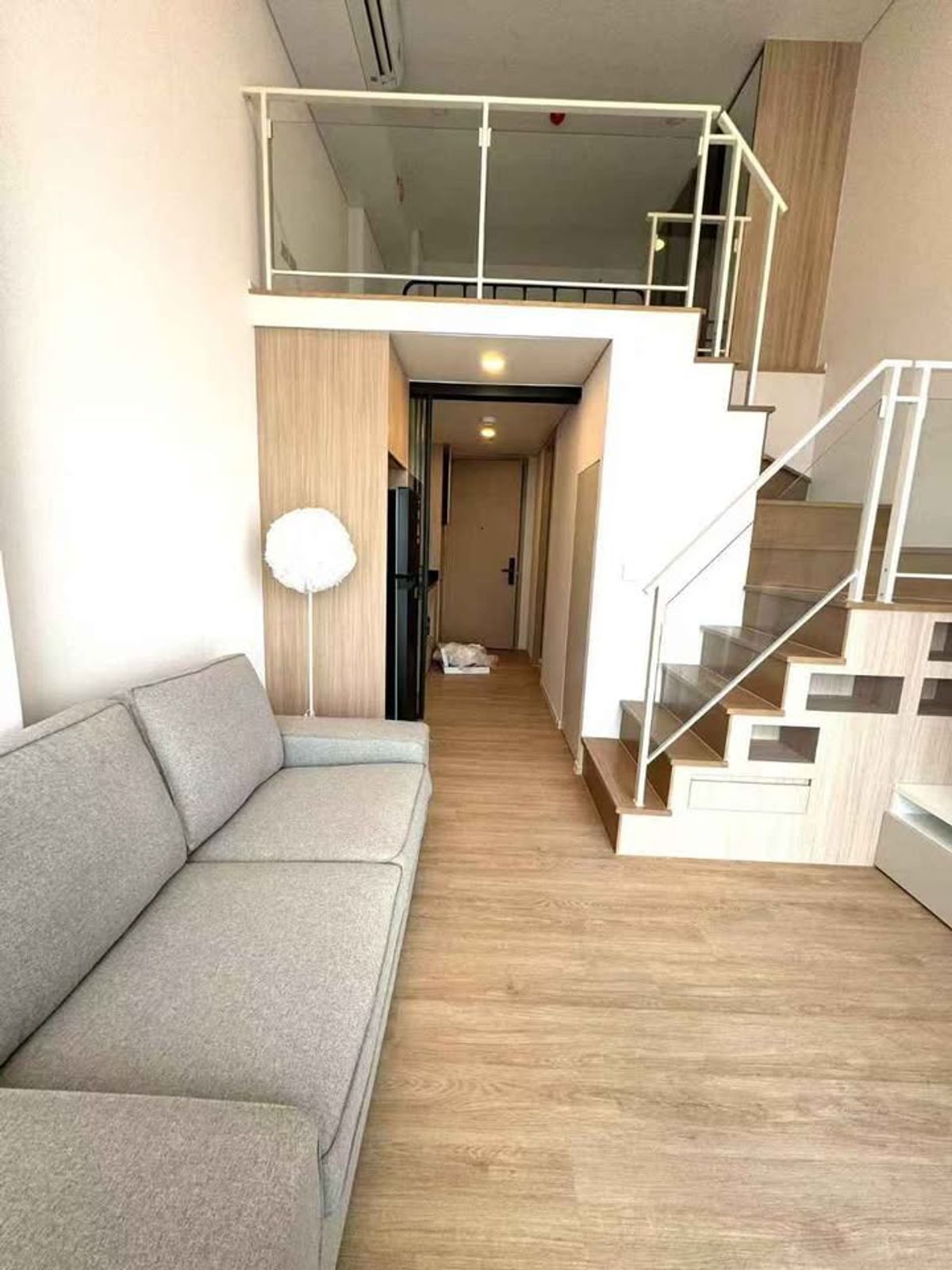 For RentCondoRama9, Petchburi, RCA : Landmark @mrta Station (Siamese Rama 9) | 1 Bedroom 38 sq.m., Floor 30 | 19,000 baht | Line: @323GQMHO | Ref: T1942