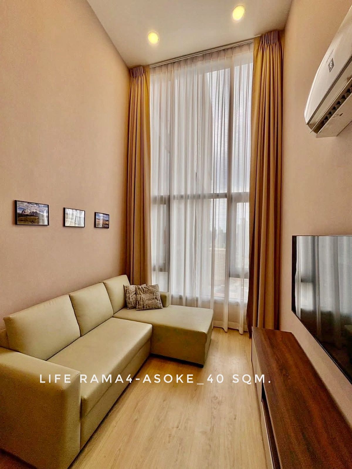 For RentCondoKhlongtoei, Kluaynamthai : For Rent, Duplex Room High Floor Beautiful City View at Life Rama4-ASOKE NEAR MRT QUEEN SIRIKIT