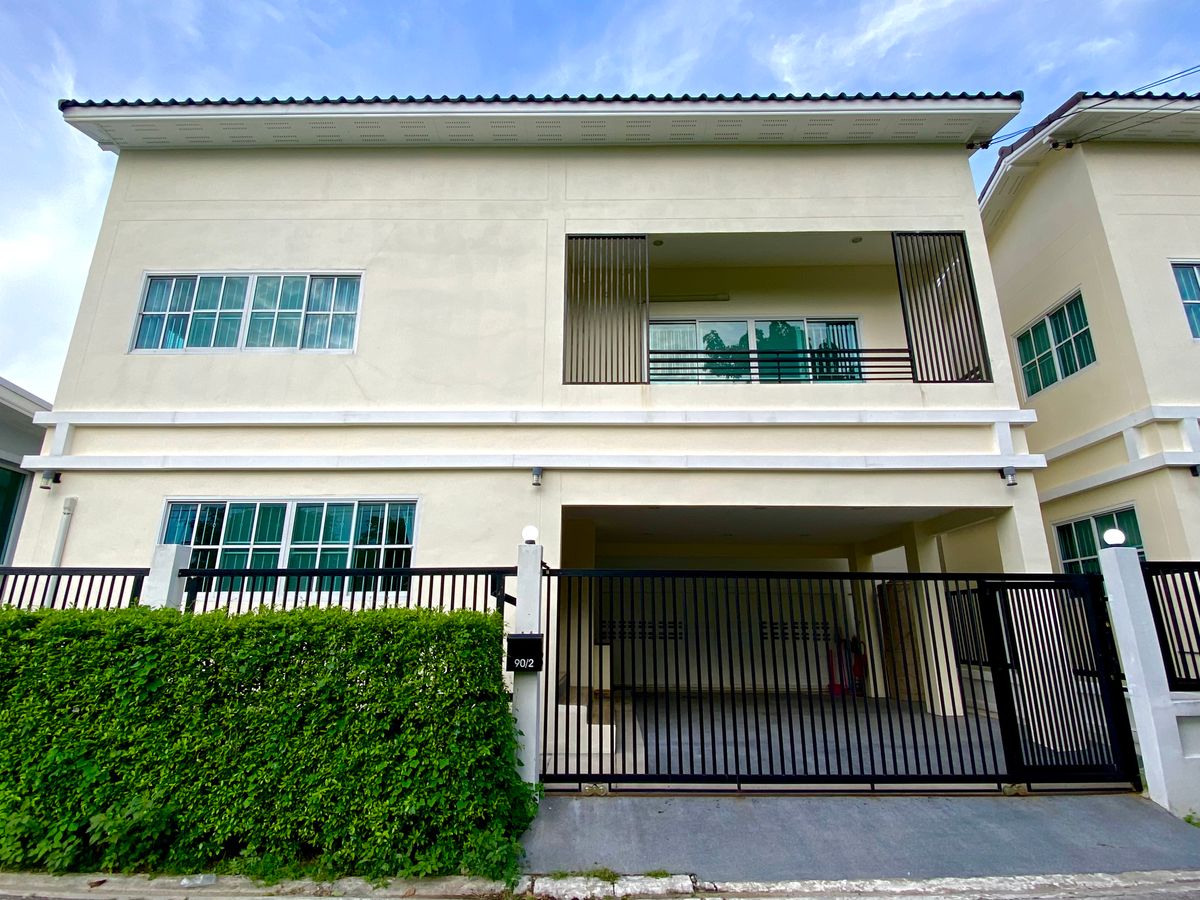 For RentHouseNawamin, Ramindra : House for rent in Soi Ram Inthra 31 (Soi Fussland), beautiful house, good location near the train