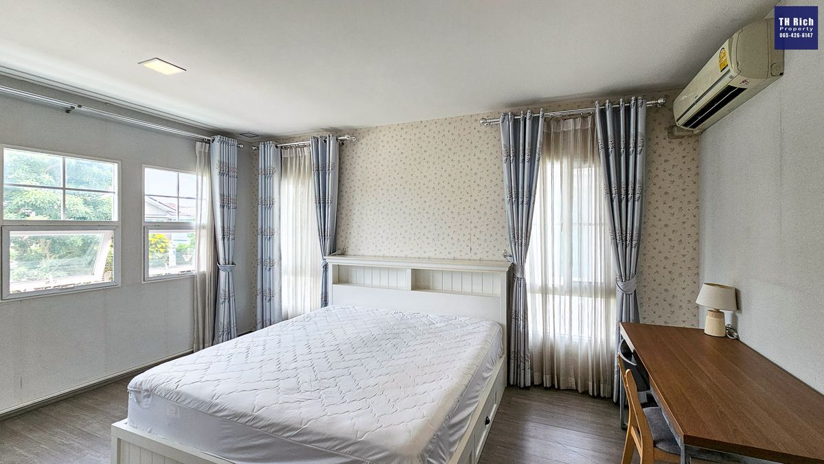 For SaleHouseBangna, Bearing, Lasalle : House for sale in Chaiyapruek Bangna, Km. 7, near Mega Bangna, 3 bedrooms, 3 water, 58 sq.w., complete with good location. Convenient to travel. Price 6.89 Delete.